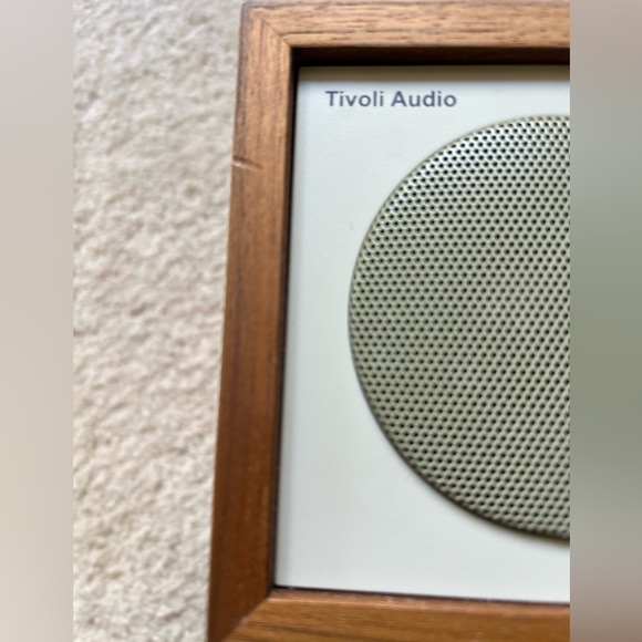 Tivoli Audio Model One AM / FM Table Radio, Classic / Walnut, 2.4 Lb - Picture 7 of 12